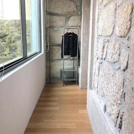 Modern Apartment In Downtown Porto With Garden